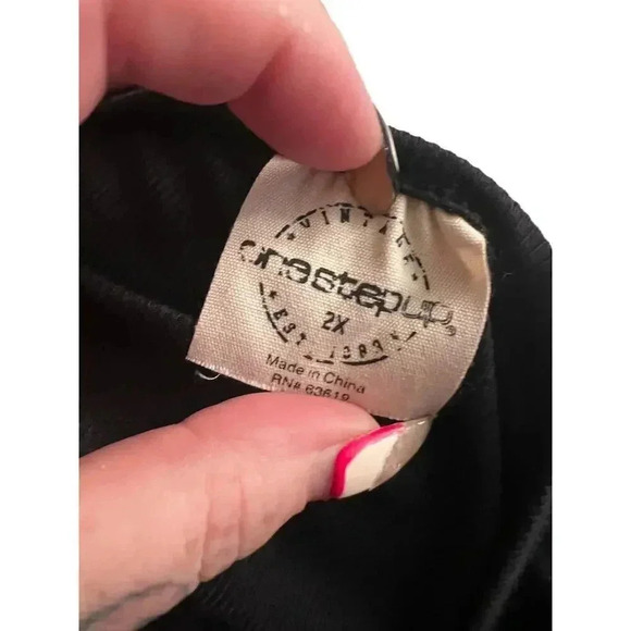 One step up NWT tank top black with heart appliqué 2X - Picture 5 of 5